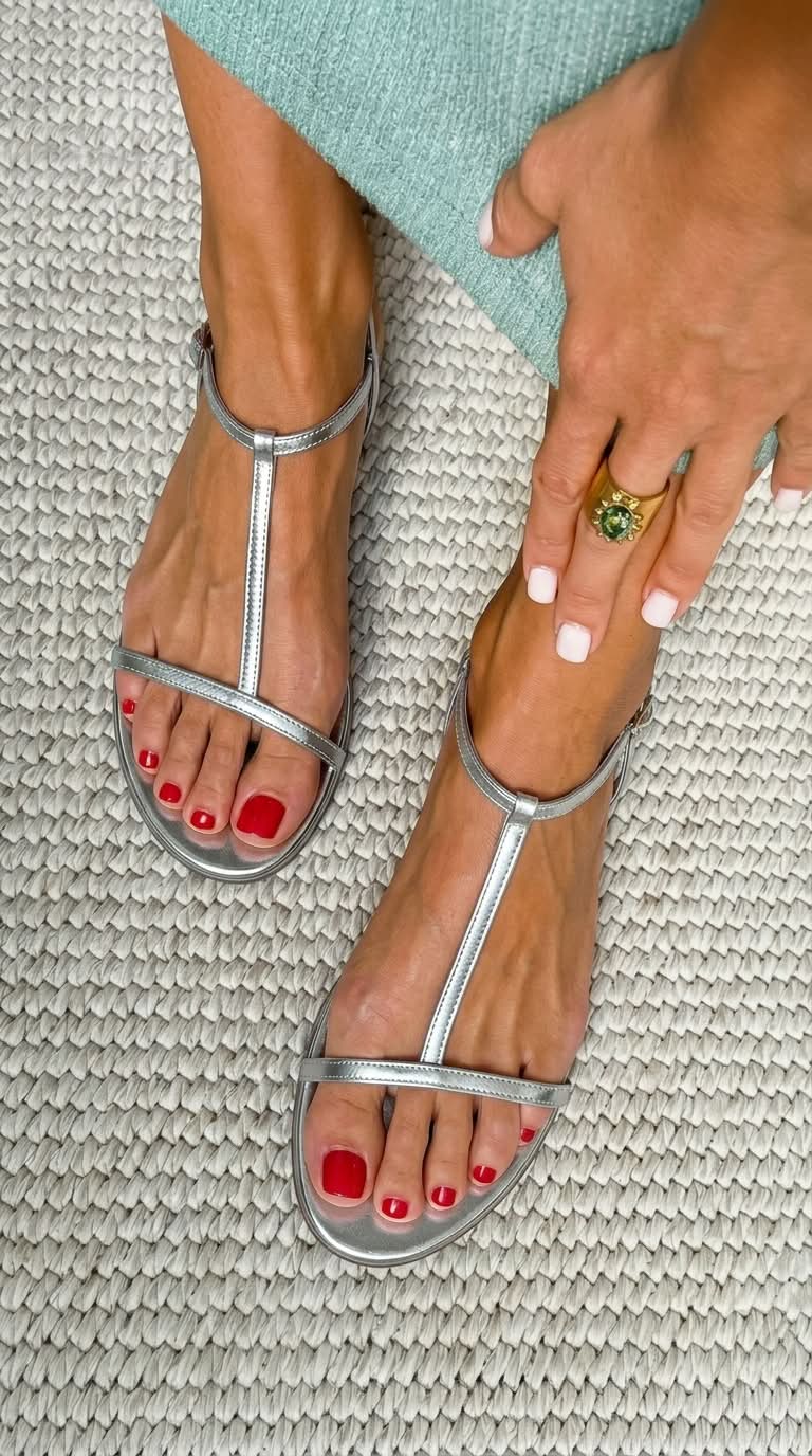 Cora - Low Metallic Summer Sandals with T-Strap