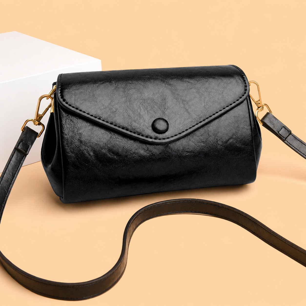 Cora™ Classic Crossbody Bag